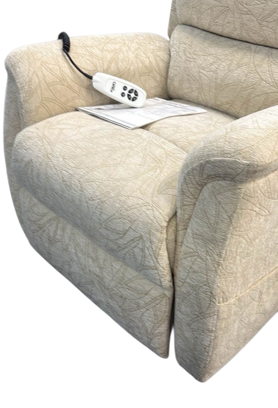 Rise &Recliner Oslo Oyster Petite Cream Careco Brand New Ideal for Short Legs