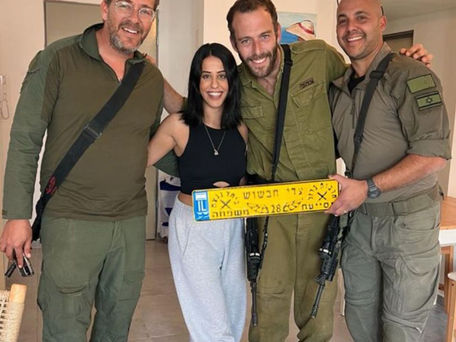 מתנה לחייל המתגייס או משתחרר: למה לוחית רישוי בעיצוב אישי היא המזכרת האולטימטיבית?