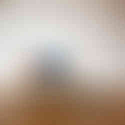 Pavanmuktasana mit Stuhl.