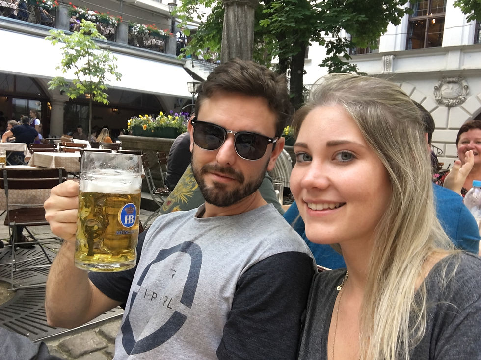HOFBRÄUHAUS MÜNCHEN - Casal em trip