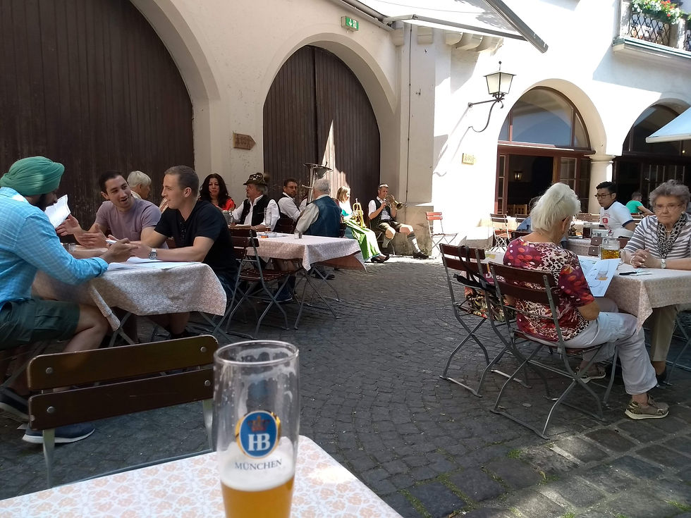 HOFBRÄUHAUS MÜNCHEN - Casal em trip