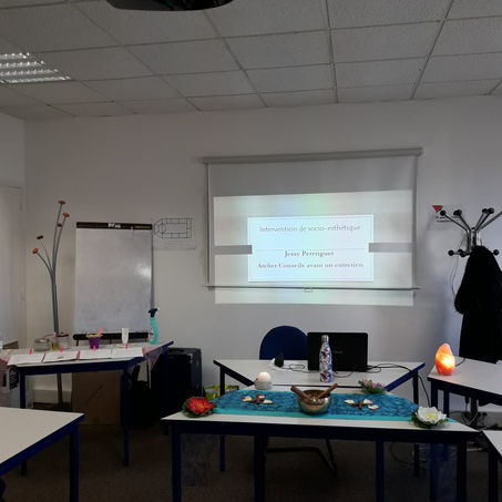 Ateliers socio-esthétique seul ou en groupe : essayer c'est l'adopter.