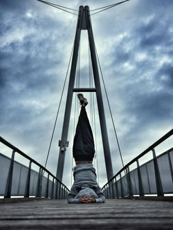 mikulik_lifestyle/ headstand lover