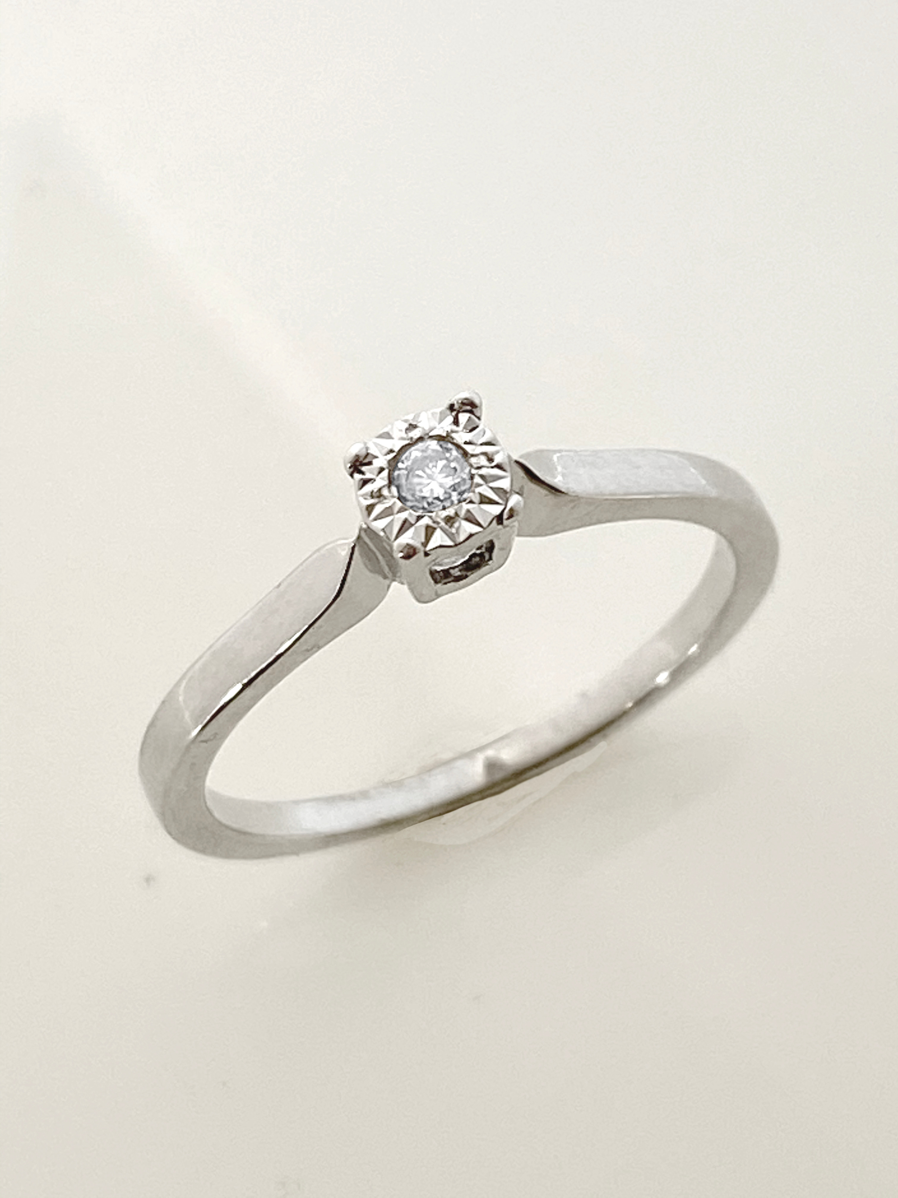 9ct white gold 0.05ct diamond ring