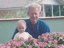 Foto do Sr. Ervino Klug, o desbravador da Praia do Ervino