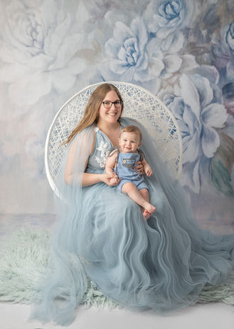 mommy-and-me-ottawa-session-flowers.jpg