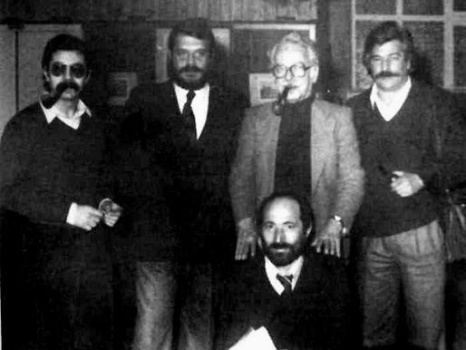 Nella lettura  del collezionista scrittore 
Tomeu Soller
" ToMeu Punt ES " 