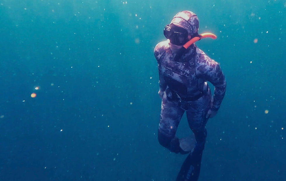 Diving photo, Simone underwater_edited.jpg