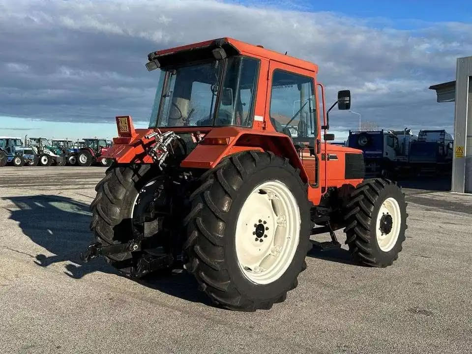 Miniaturbild: FIAT F100 DT 4×4 – TRACTEUR AGRICOLE