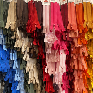 Sélection de glissières, fermetures éclair et zip de toutes les couleurs