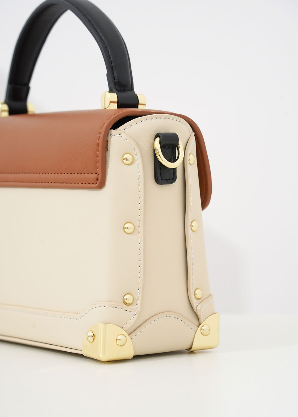 Thumbnail: Shika stylish leather Handbag.