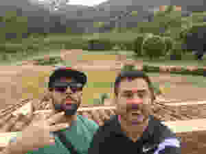 André (dir.) e o filho Gabriel no spa em Nova Friburgo, região serrana do Rio de Janeiro