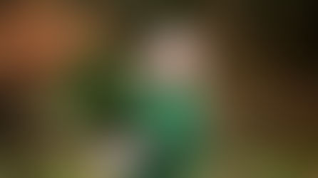 Iris Bein mit Tannengrün