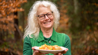 Jubiläumsfest: 20 Jahre Wildkräuterexpeditionen, Baumheilkunde, Naturverbindung mit Iris Bein