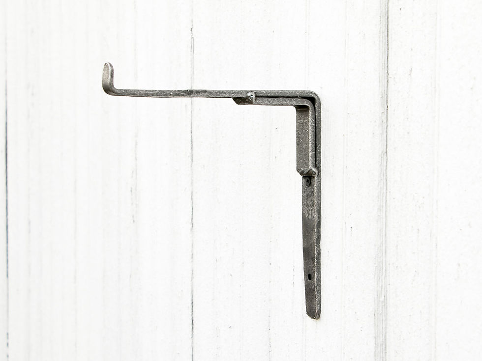 Thumbnail: Shelf with Iron Brackets