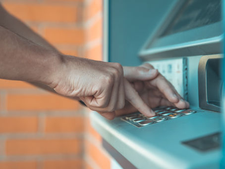 JUIZ DETERMINA A LIMITAÇÃO DE DESCONTOS DE TODAS AS OPERAÇÕES BANCÁRIAS ATÉ 30% DO SALÁRIO LÍQUIDO