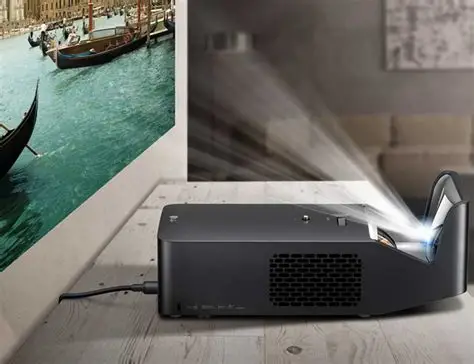 Ultra short throw projector displaying image on screen