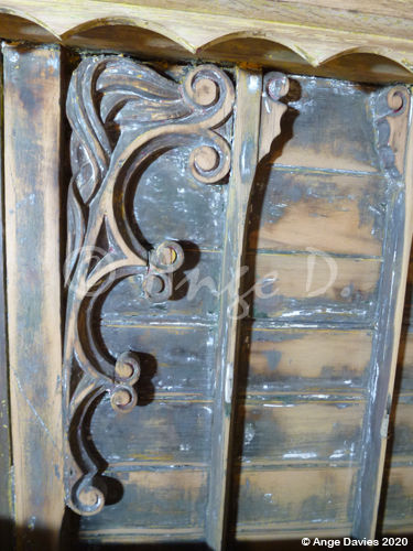 020 - Sand Rear OS top corner carving