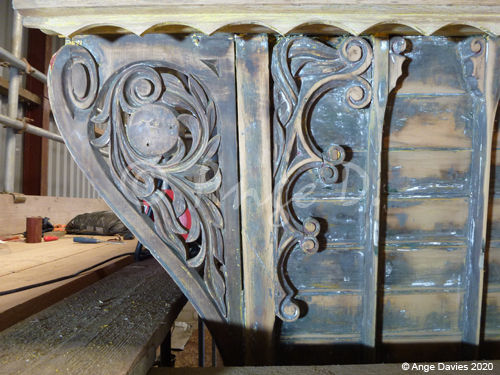 019 - Sand Rear outer OS carving & porch bracket