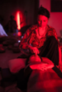 Espaço Interior: Tigelas Sonoras eRebirthing com Luiz Duva e Renata Borges.