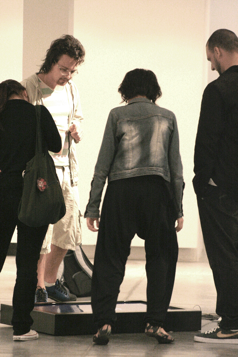 preto-sobre-preto_3931676480_o.gif