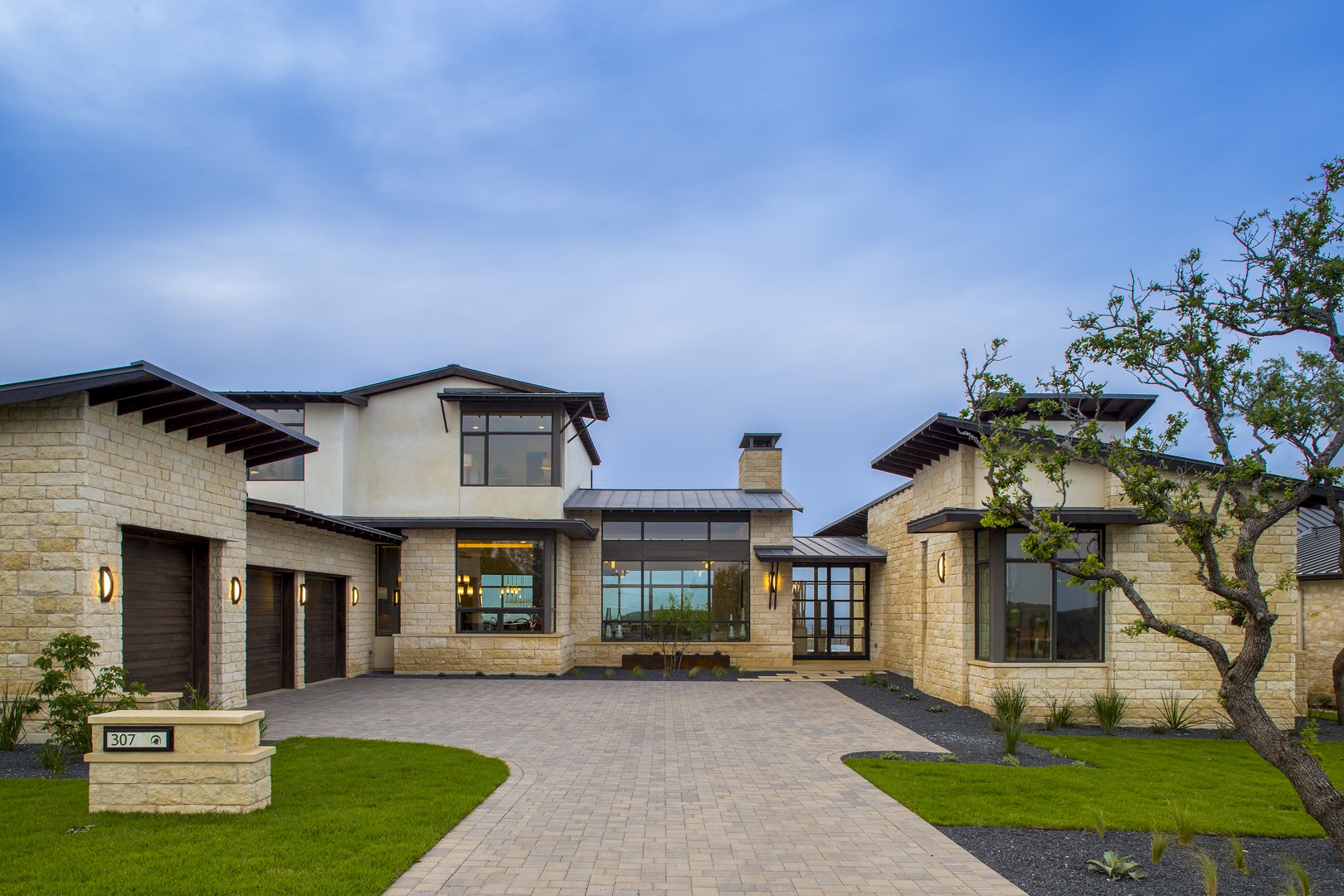 Serene Hills Residence Austin Architects