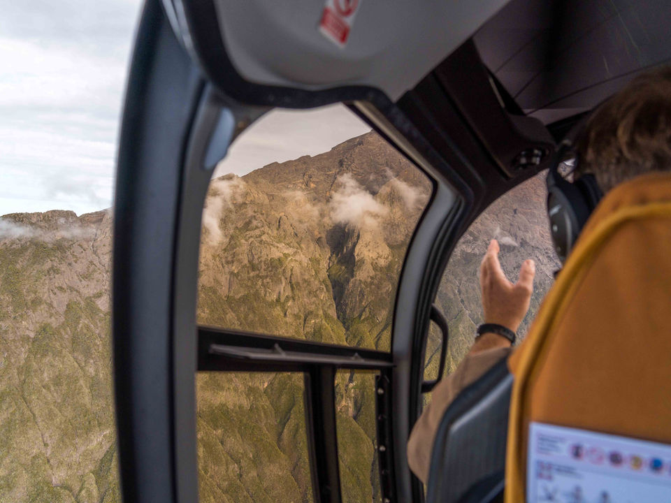 Mount-meru-tropic-helicopters-tanzania (15).jpg