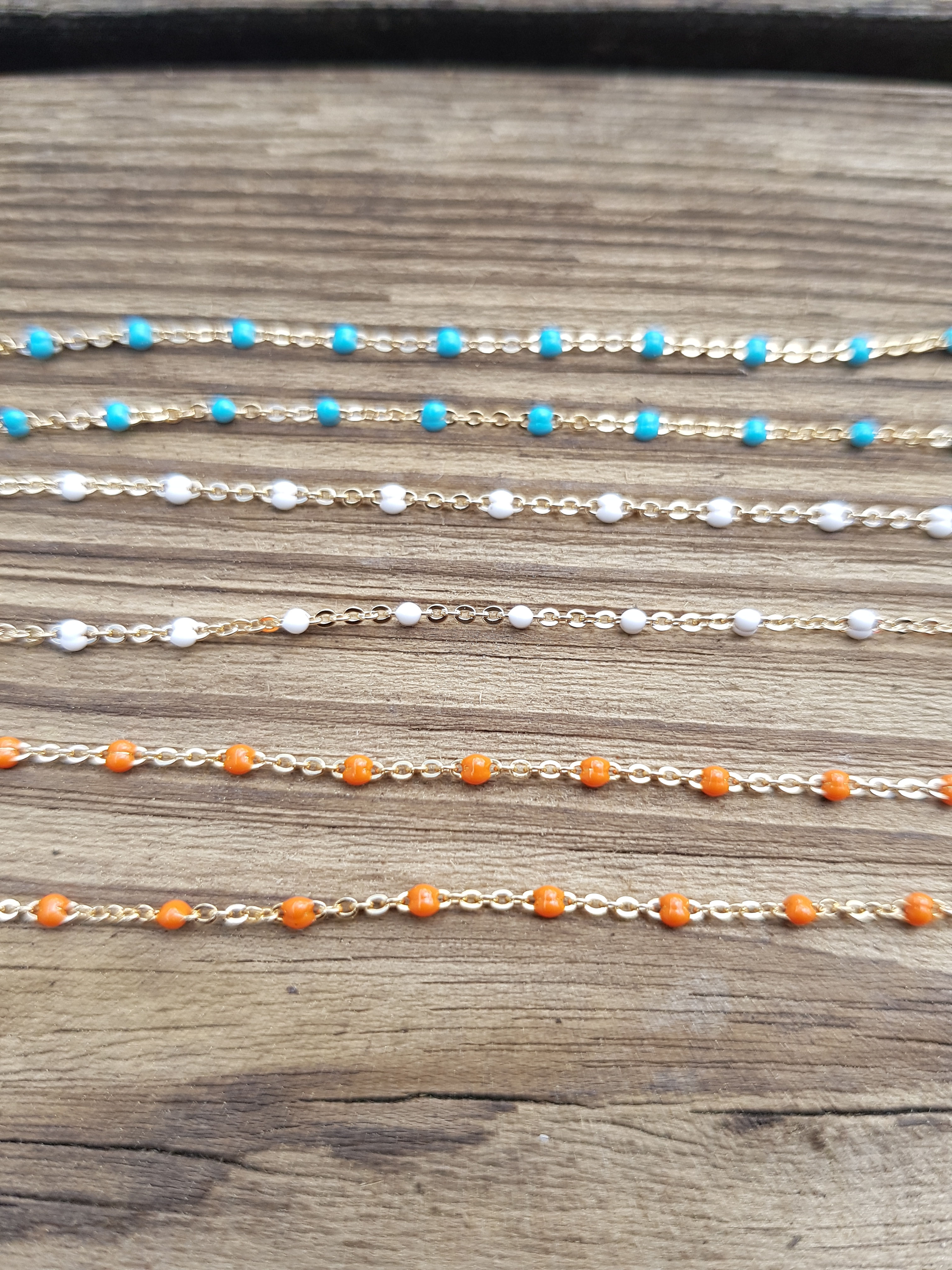 Collier résine blanc,turquoise ou orange