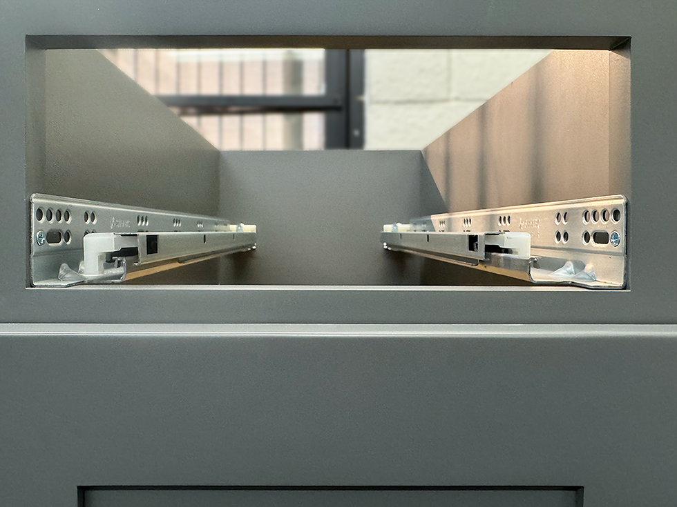 Thumbnail: Dark Gray Shaker