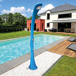 douche solaire cobra vue chez Piscines & bains