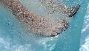Massage des pieds chez Piscines & Bains