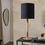Miniature : Lampe de table BIJOUX 75 cm, structure soutenue, abat-jour en or naturel noir