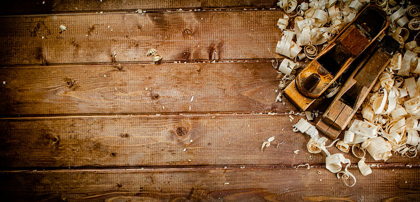 working-tool-planer-with-wooden-shavings.jpg