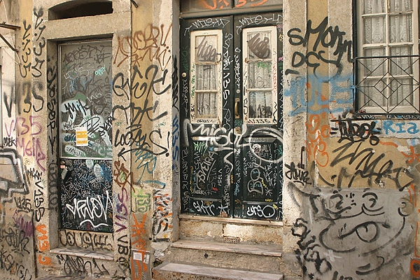 IMG_10756-Lisbonne-Bairro-ALto-tags