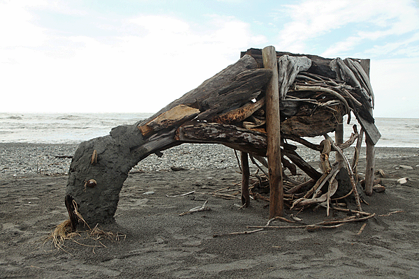 IMG_4868-NZ-Hokitika-Land-art-bois-flotté