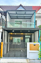 พิมลราช 2  รีโนเวทใหม่ทั้งหลัง ต่อเติมหลังคาโรงจอดรถหน้าบ้าน, ระเบียงรับลมด้านหน้าชั้นบนและคาน์เตอ ร์ห้องครัวไทย, มีรถตู้โดยสารผ่าน เชื่อมต่อได้หลายเส้นทาง ใกล้โรงเรียนบางบัวทอง, โรงพยาบาลบางบัวทอง, โรงพยาบาลเกษมราษฎร์ รัตนาธิเบศร์ และสถานีตำรวจภูธรบางบัวทอง, เซ็นทรัล เวสต์เกต, แม็คโคร บางบัวทอง, ตลาดบางใหญ่.

