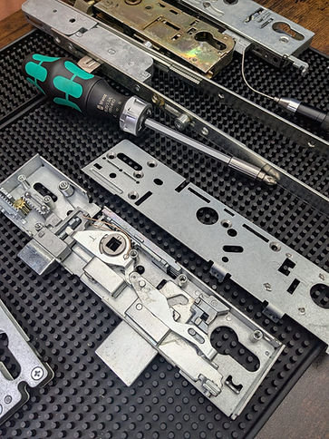 Luke's Locks - Fleet Locksmith Service, 24 hour locksmith, UPVC door, mechanism, lock