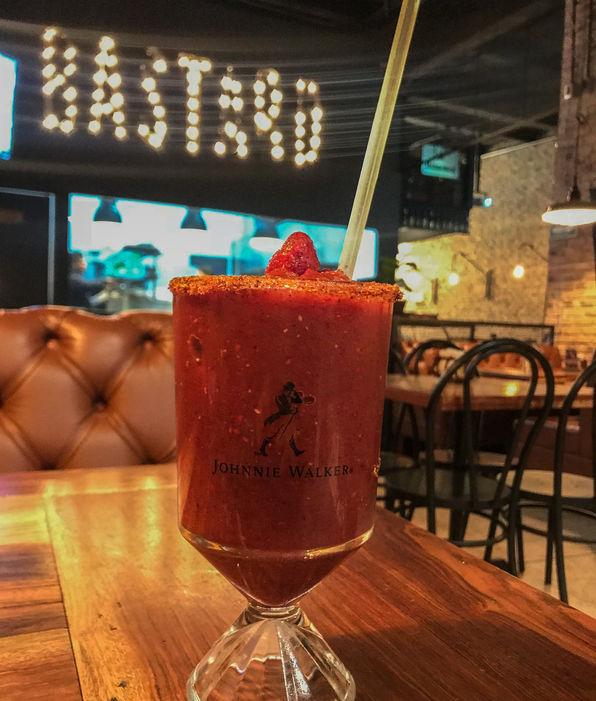 Bastard: Comida y retas.