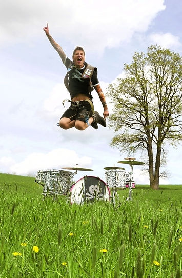 skidrock skid Jürgen Löffler design drum schlagzeugfolie custom drums schlagzeug drumdesign folieren folie customdrum drumset