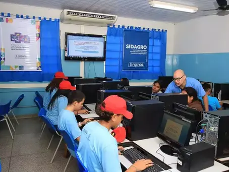 Escolas públicas de MS usam internet bem abaixo da velocidade adequada