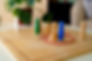 Systembrett Systemische Aufstellung mit Holzfiguren