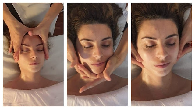 massagem facial durante o tratamento relax and cleanse