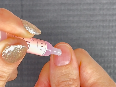 09_how_to_apply_glue_add_to_nail.png