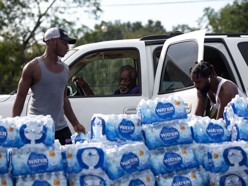 Jackson, Mississippi water crisis persists as help fades