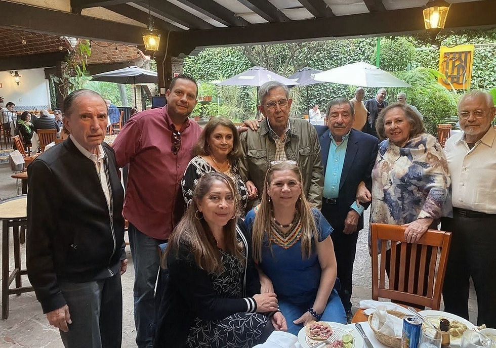 Unidos Los Políticos Despidieron a Cuauhtémoc  
