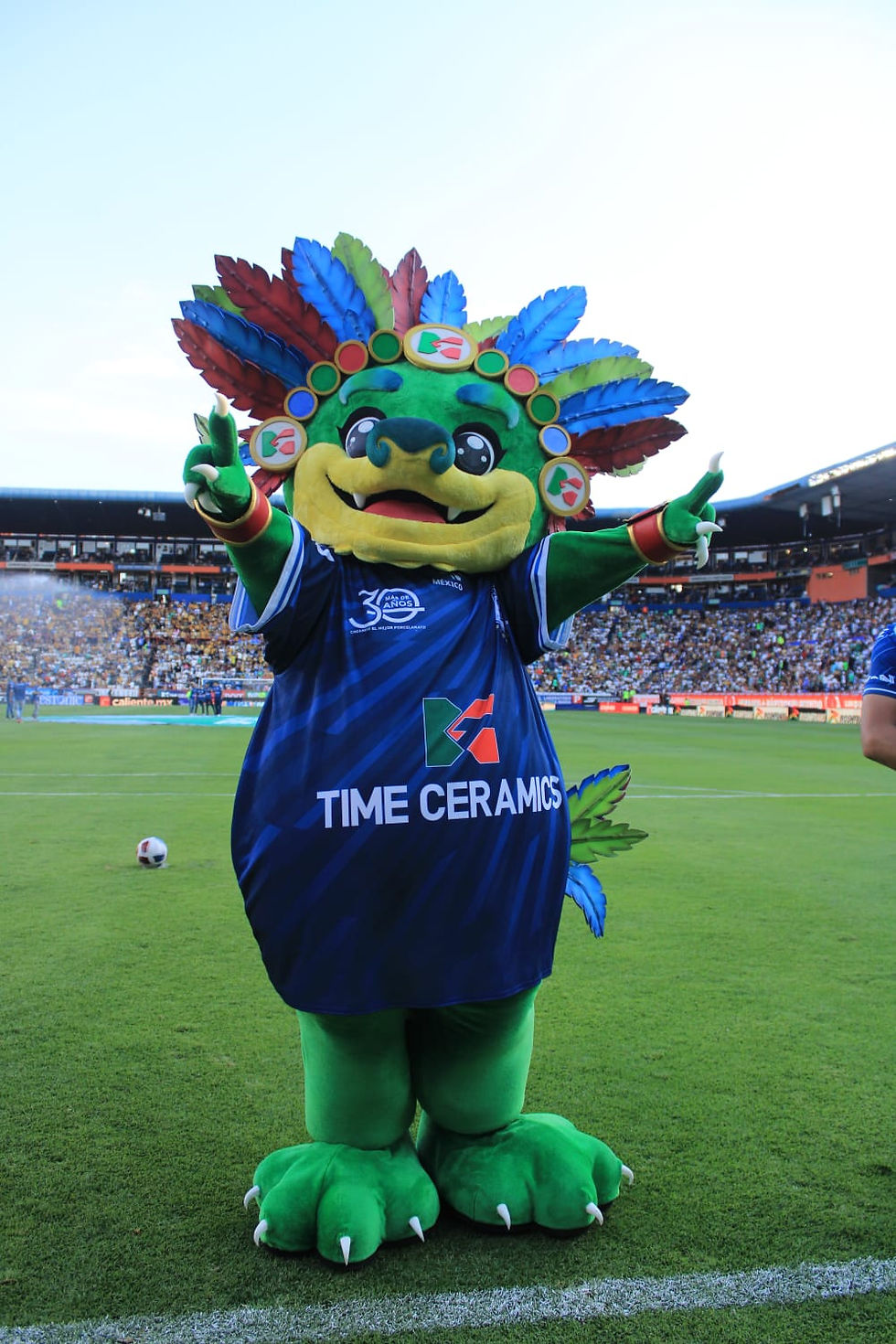 Time Ceramics presenta a “Time Long”, su nueva mascota oficial que fusiona lo mejor de dos culturas
