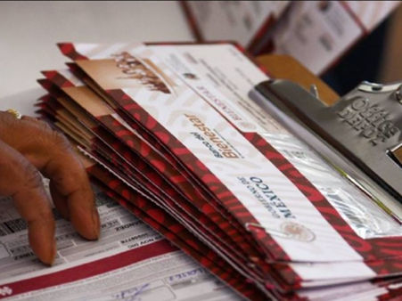 Programas sociales como el yugo electoral de muchas personas