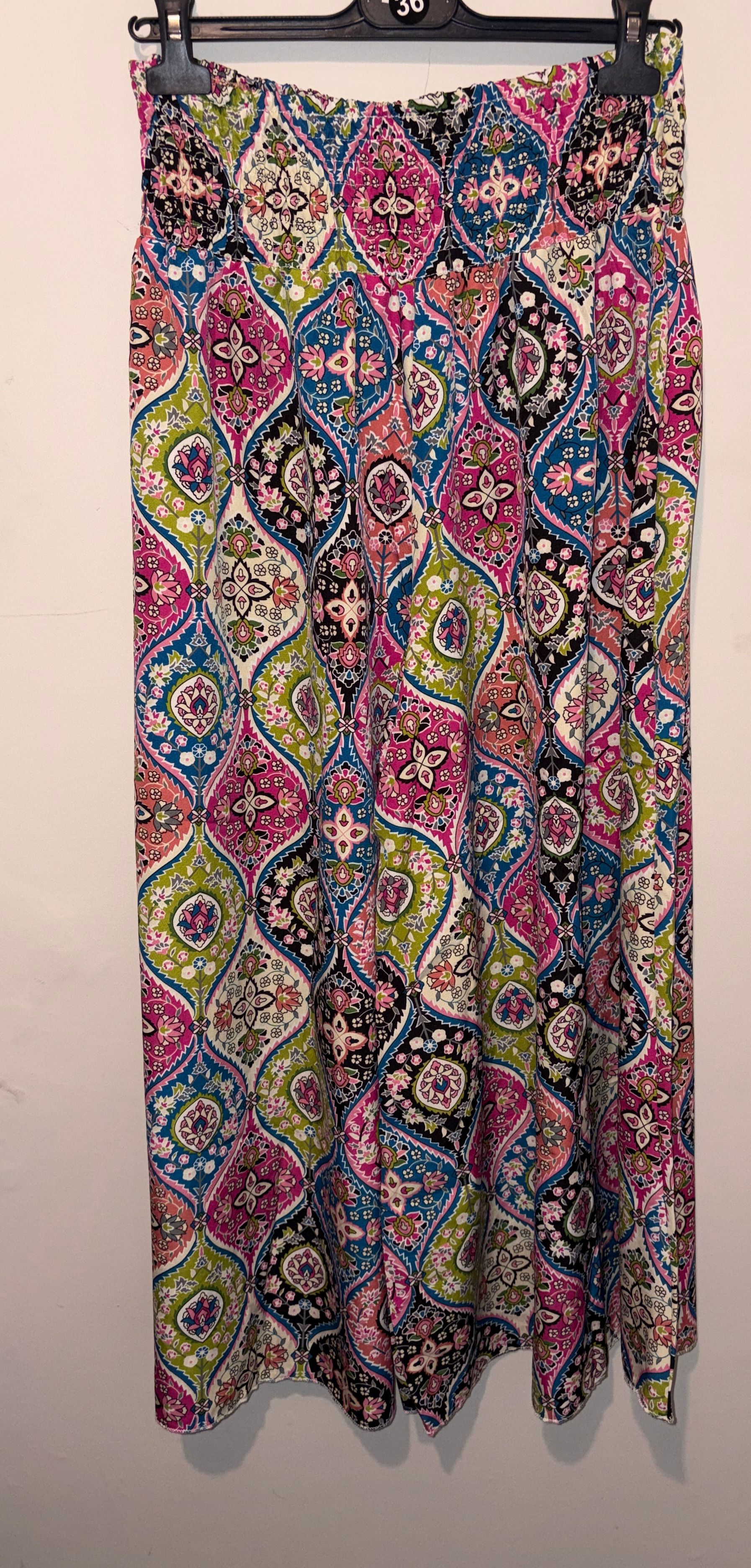 Wide leg trousers fit to 18