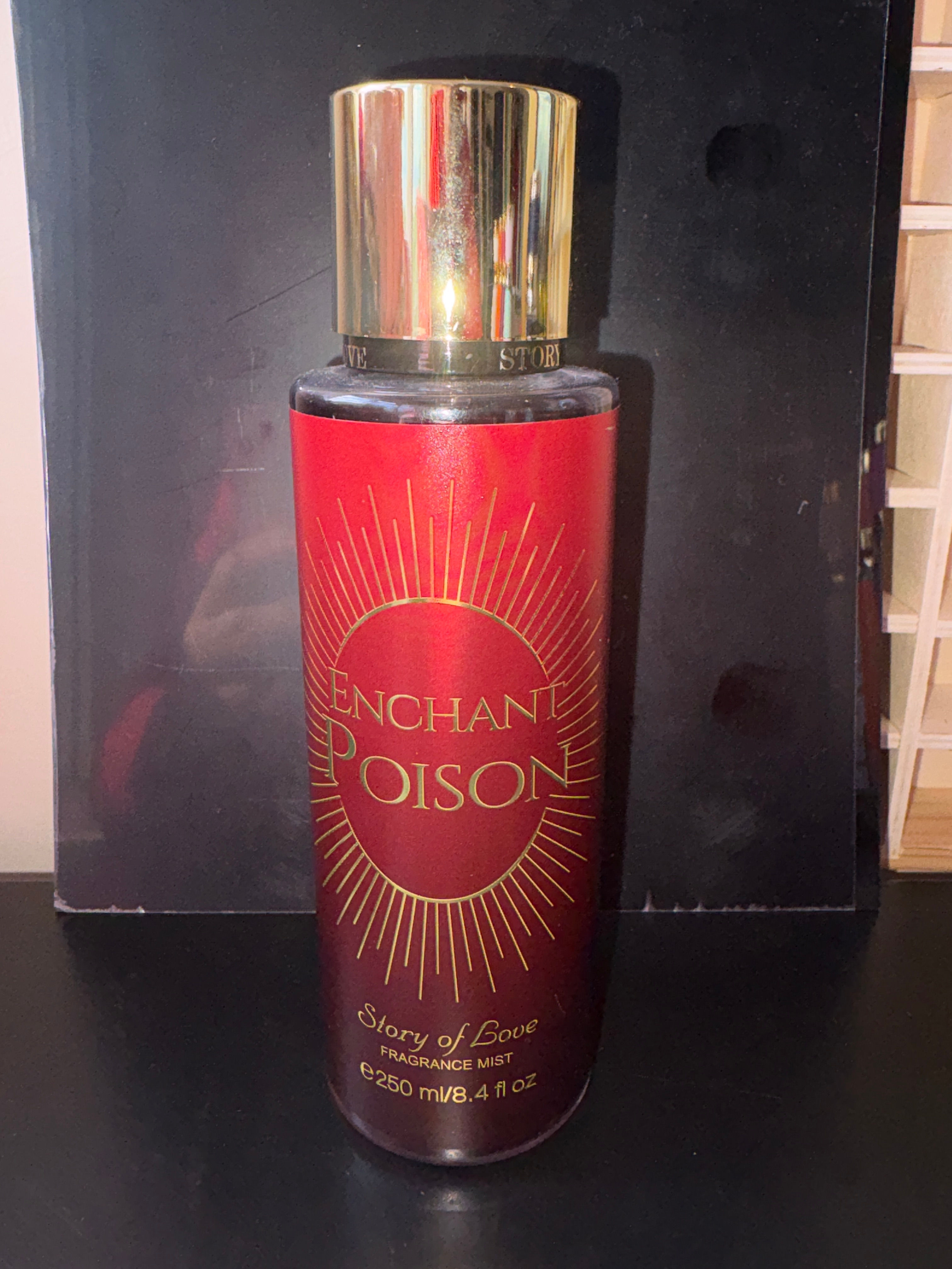 Fragrance mist inspired by poison