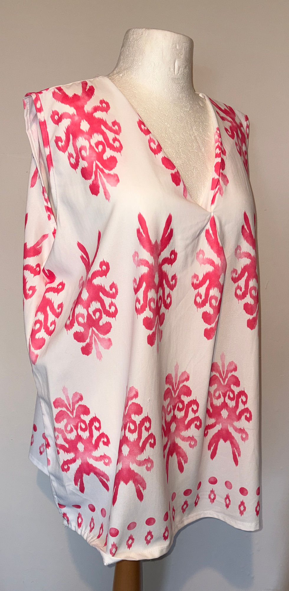 Thumbnail: Pink and white top